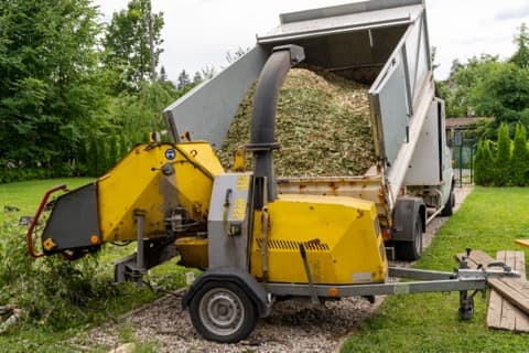 Broyage des branches et élimination des déchets verts Morgny
